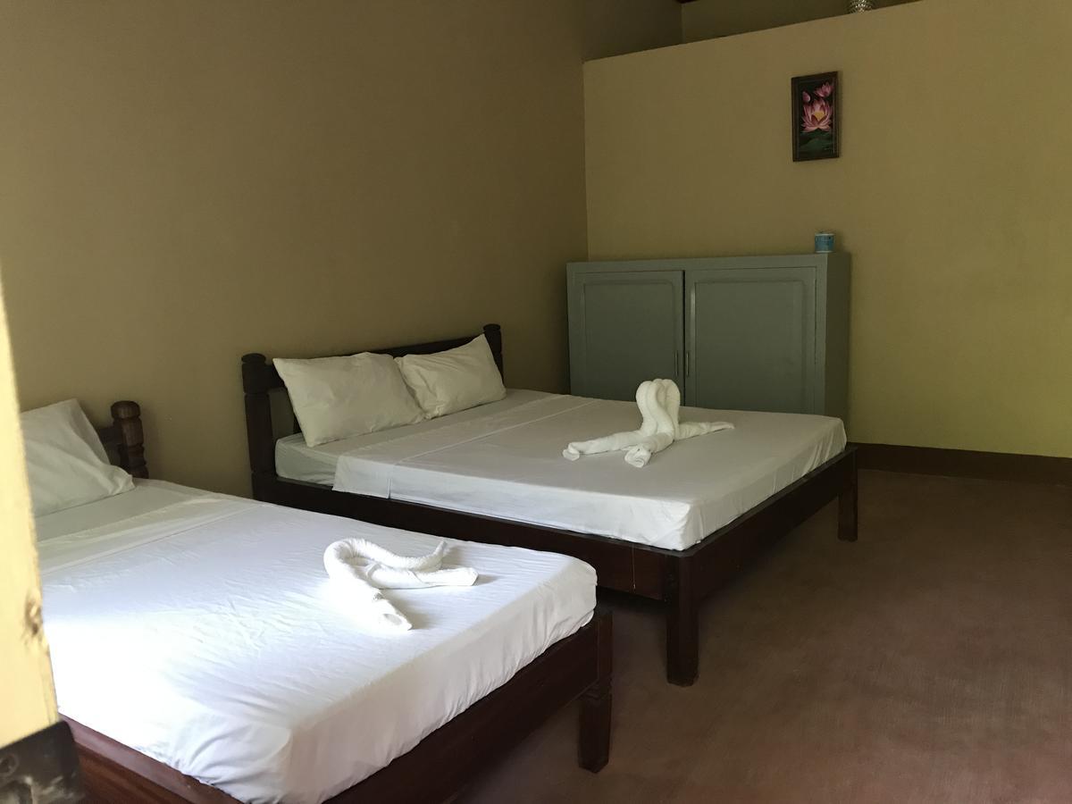 Adventure Camp Beach Resort Sablayan Exterior foto
